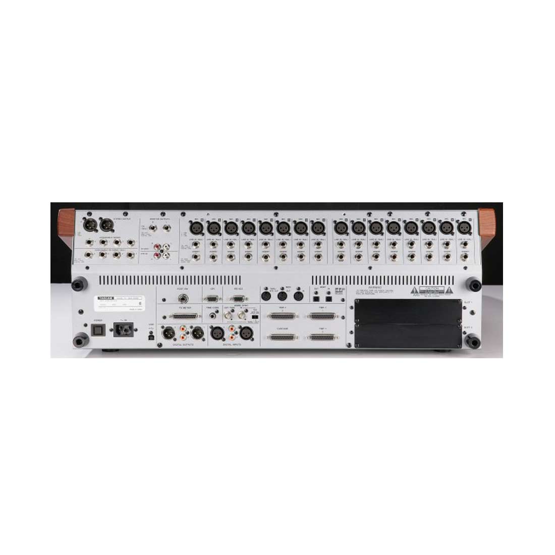 Mixer da studio digitale Tascam DM3200