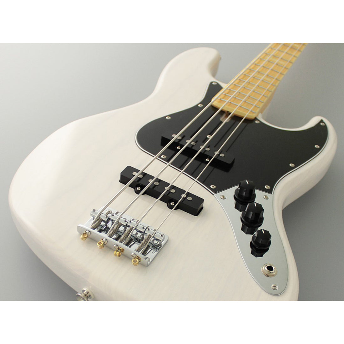 FGN NJB100MBAH/WB Neo Classic JB White Blonde Electric Bass Including Gig Bag