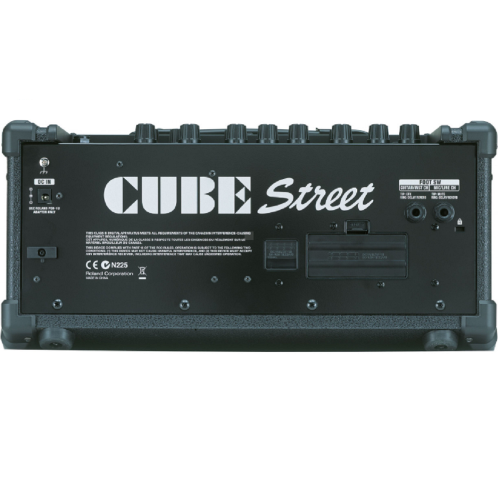 Roland Battery Powered Stereo Amplifier